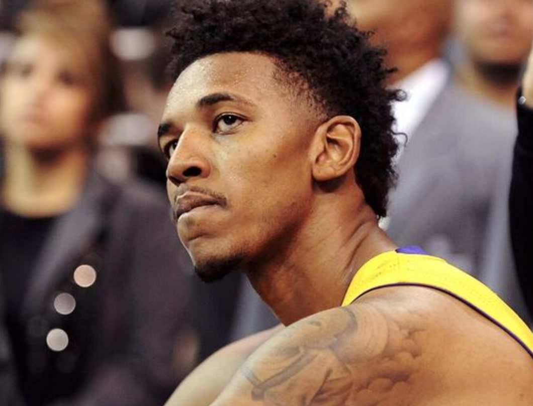 成压线抢位 成压线抢位